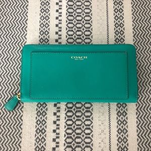 Coach Accordion Zip Leather Wallet